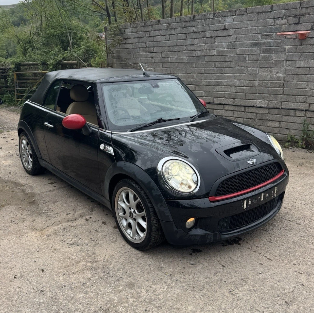BMW MINI COOPER S CONVERTIBLE R56 R57 BREAKING 1.6 PETROL TURBO 2010 PARTS BLACK