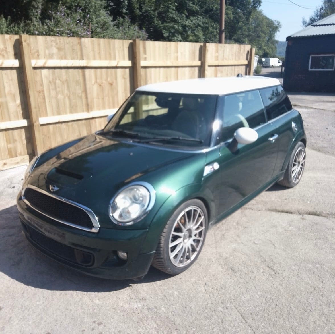 2010 BMW MINI COOPER S R56 R57 BREAKING / SPARES 1.6 TURBO N18 GREEN